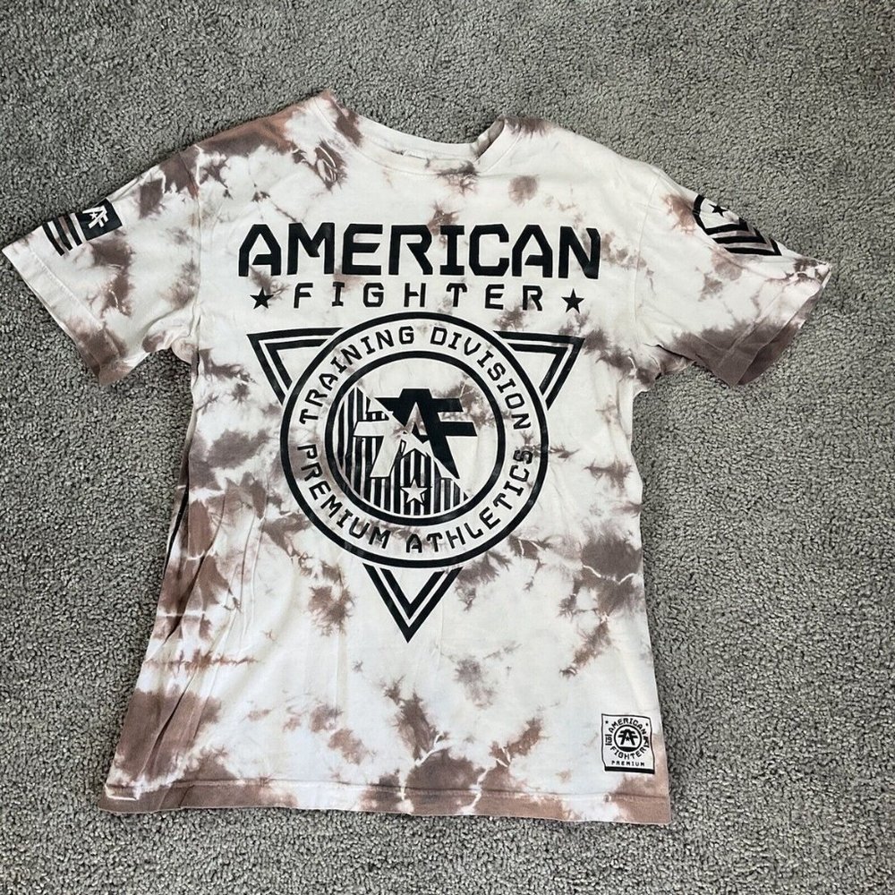 American Fighter Men’s Graphic T-Shirt Size Medium Training Spell out Logo
